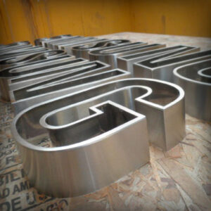 letras en aceros, letras 3d acero inoxidable, Fabricación de letras en acero inoxidable | letras en acrílicos | letras en mdf | stand publicitario
